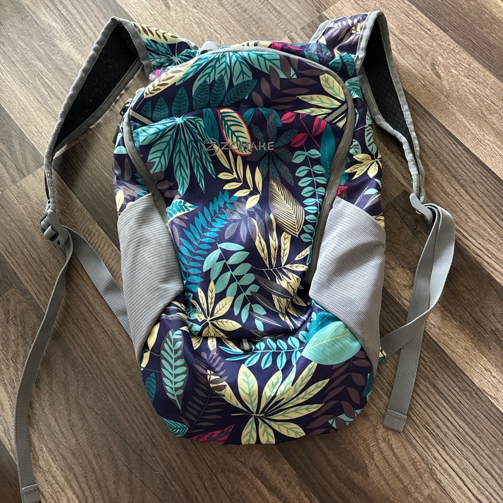 Zomake hiking foldable backpack.